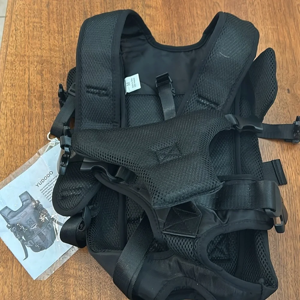 NEW Yudodo Pet Carrier Adjustable Backpack. Medium 11-17 Pounds
